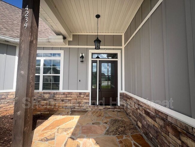 Building Photo - 4239 Windslow Dr