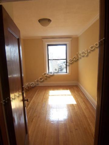 Building Photo - 464 Commonwealth Ave