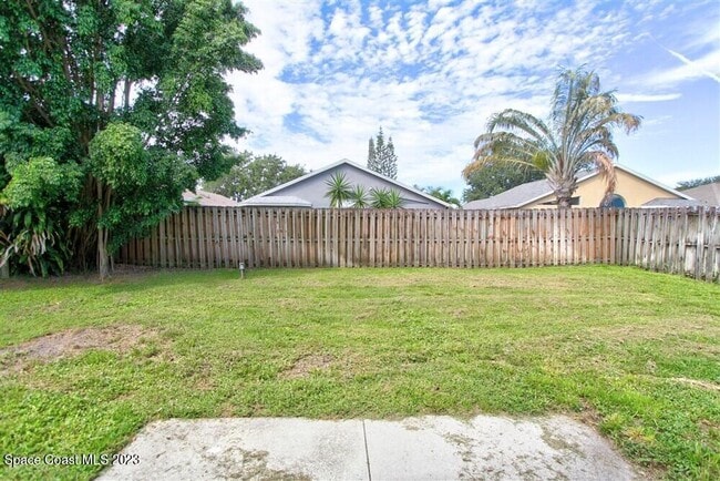 Building Photo - 8006 Bracken Ln