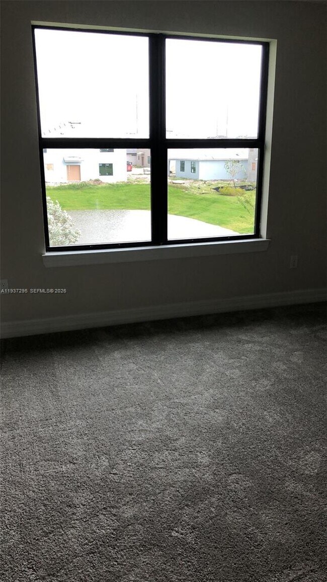 Building Photo - 3149 Poinciana St