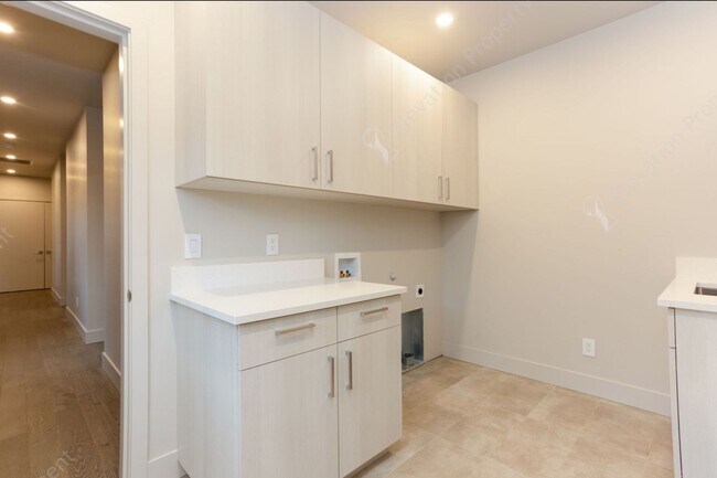 Building Photo - Exquisite Tetherow Living with Resort Memb...