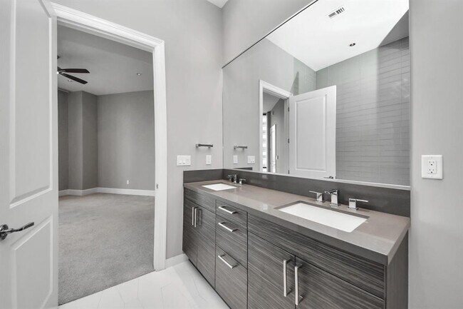 Building Photo - 1409 Post Oak Blvd
