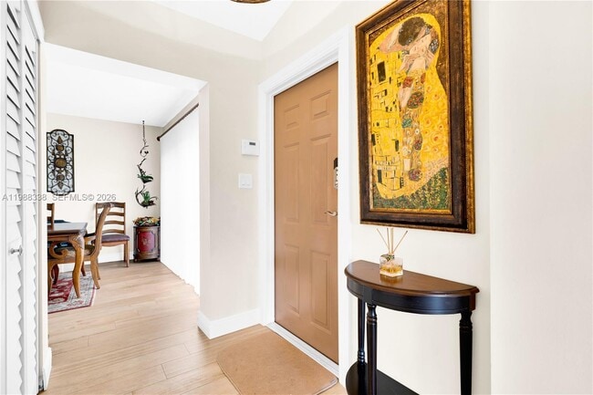 Building Photo - 10909 SW 113th Pl