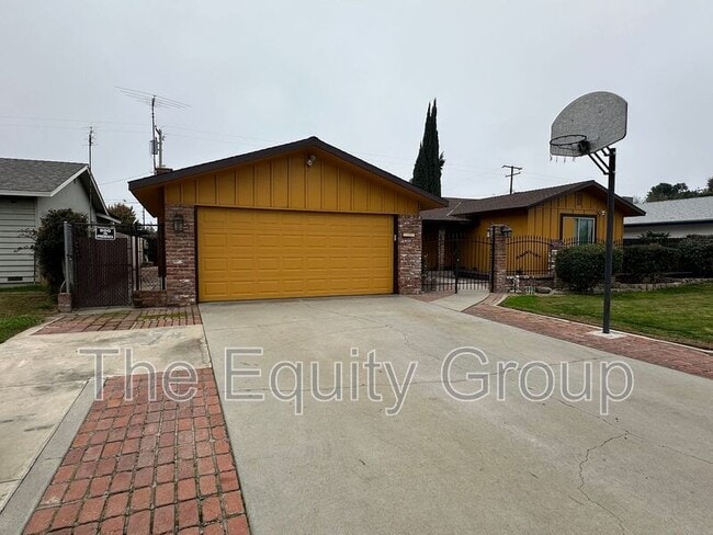 Building Photo - 1413 W Cambridge Ave