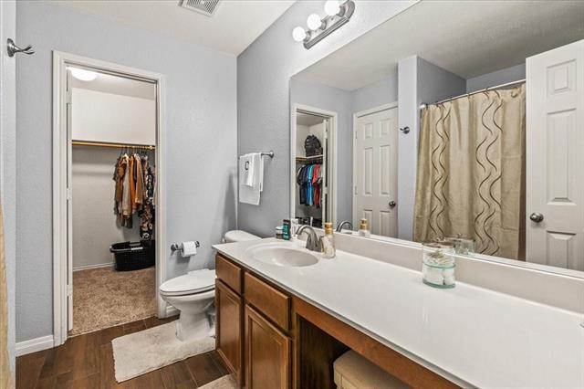 Building Photo - 2133 Burnside Dr