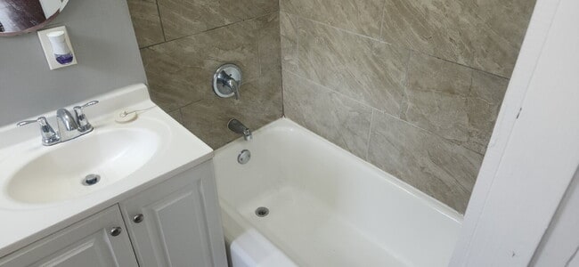 Building Photo - 4643 Louisiana Ave