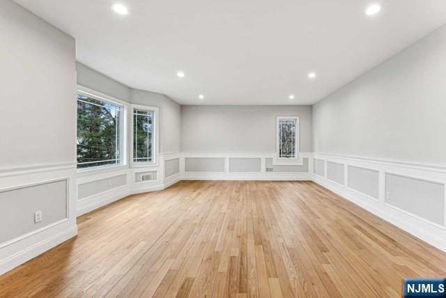 Building Photo - 25 Jones