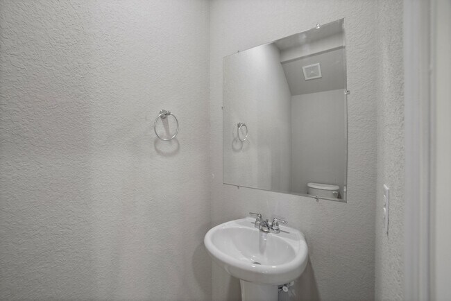 Building Photo - 7226 Briar Pl