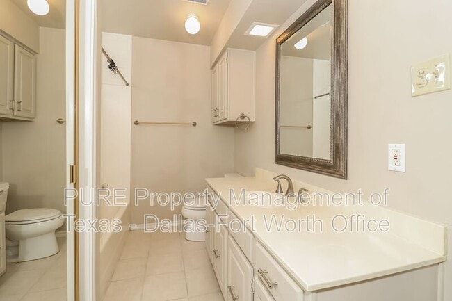 Building Photo - 6308 Winton St