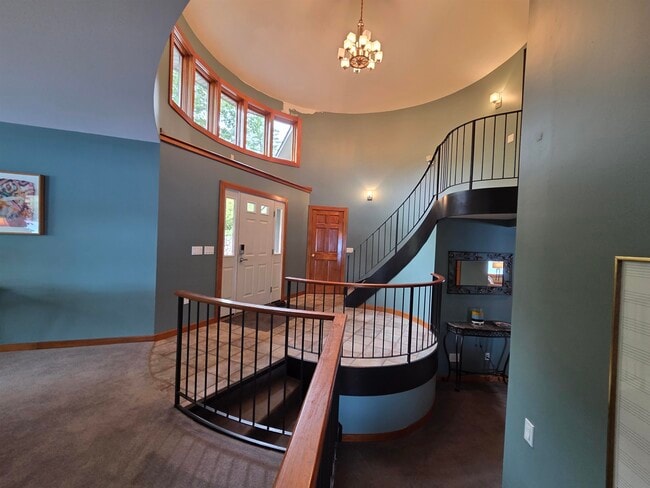 Building Photo - 20 Bonardi Dr