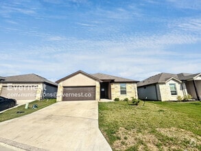 Building Photo - 2239 Hornbeam St