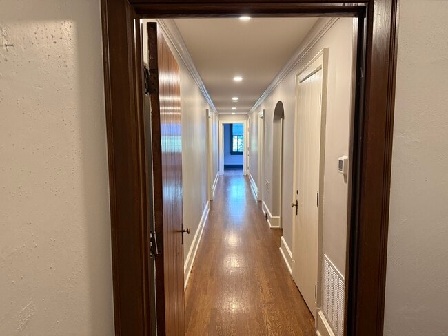 Building Photo - 100 Mcdowell Rd