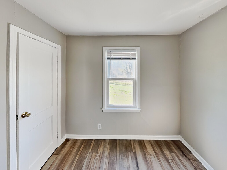 Building Photo - 2607 N Layman Ave