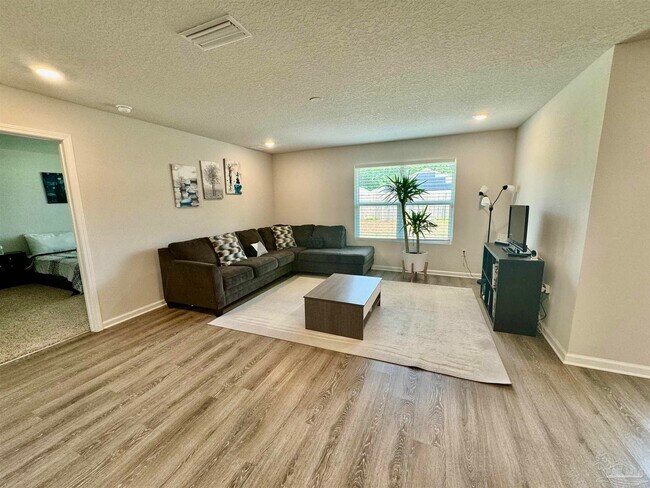 Building Photo - 914 Lovebird Ct