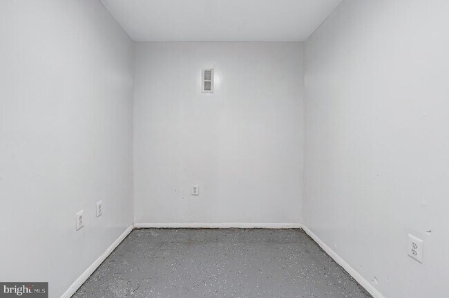 Building Photo - 3027 Walbrook Ave