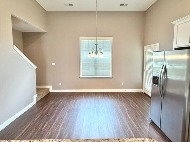 Building Photo - 35 Birkdale Dr