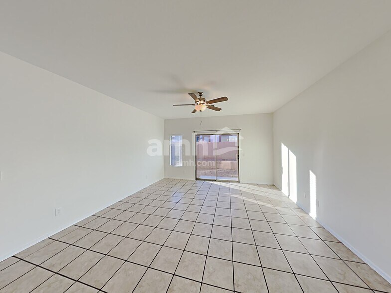 Building Photo - 124 E Calle Puente Azul