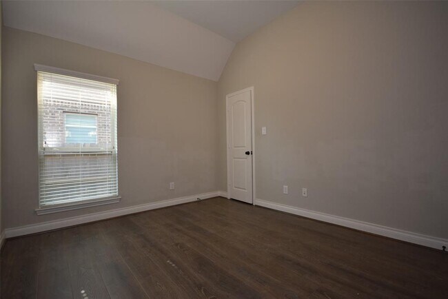 Building Photo - 3218 Shadow View Ln