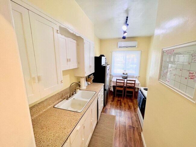 Building Photo - 184 N 200 E