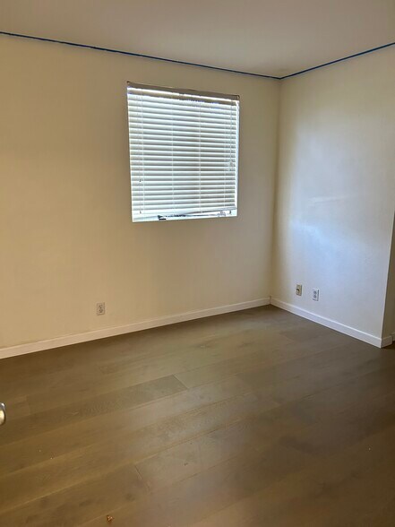 Building Photo - 2210 River Run Dr