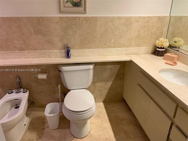 Building Photo - 20191 E Country Club Dr