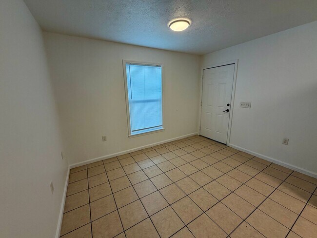 Building Photo - 9119 Laird St