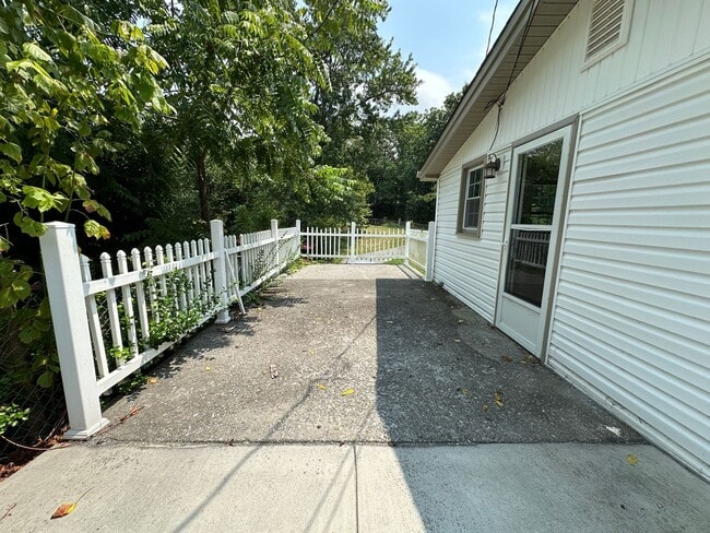 Building Photo - 2752 Carrollwood Heights Rd