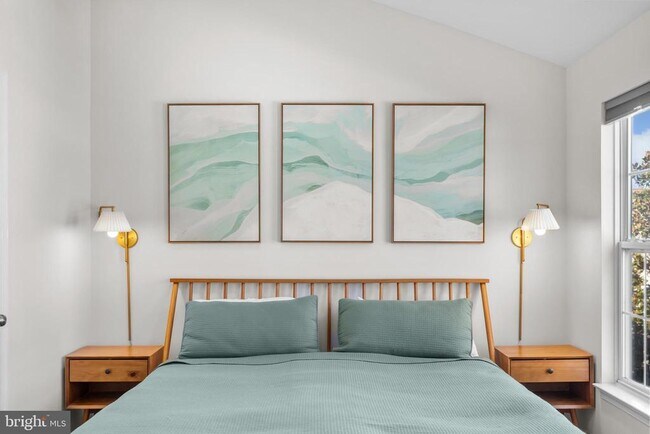 Building Photo - 381 Livermore Ln