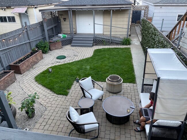 Full yard + Patio - 2717 N Artesian Ave