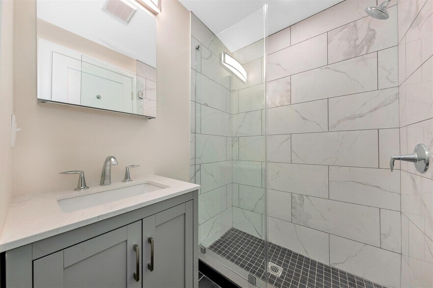 Building Photo - 43 Wright Ave