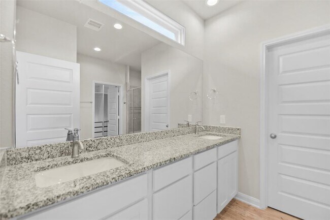 Building Photo - 9911 Brickhouse Dr