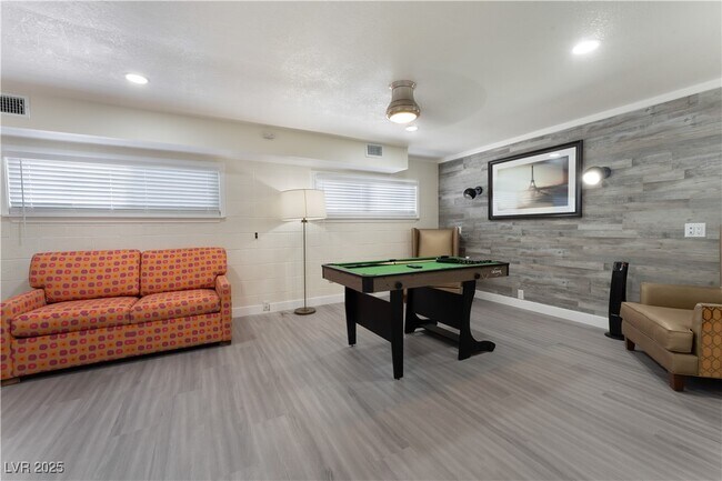 Building Photo - 6128 Jones Cir
