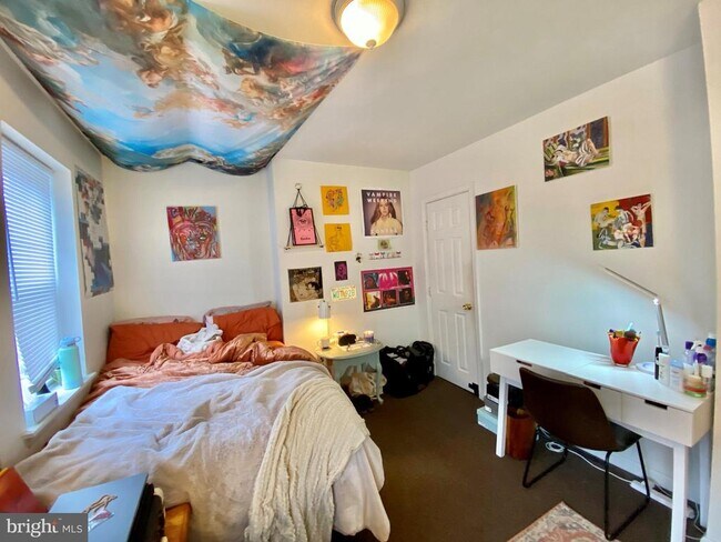 Building Photo - 3210 Haverford Ave