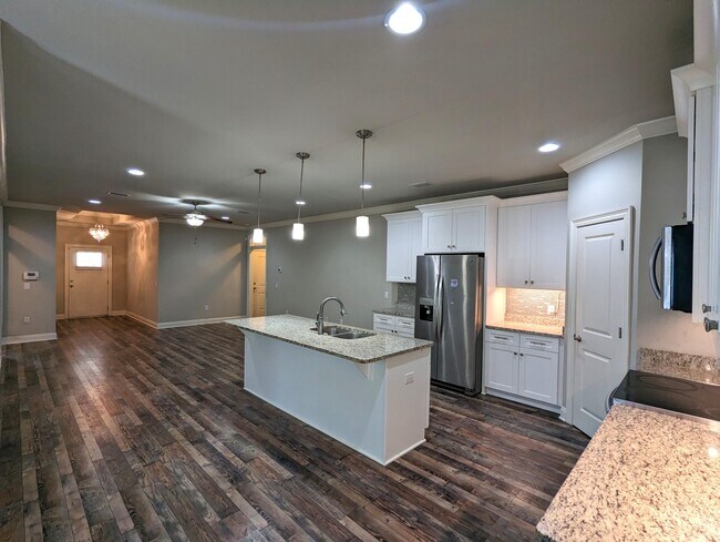 Building Photo - 2369 Belmont Dr