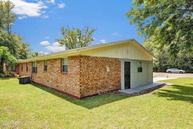 Building Photo - 4043 Marland St
