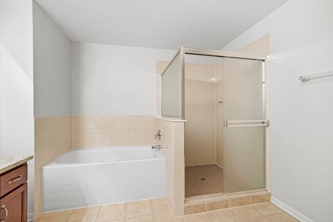 Building Photo - 10 Carrington Cir