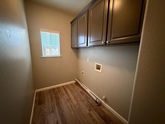 Building Photo - 2785 E Shea Dr
