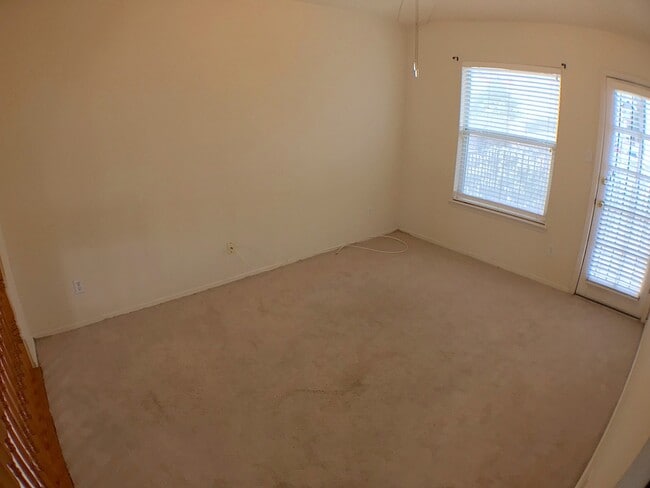 Building Photo - Northeast El Paso 3 Bed Refrig A/C