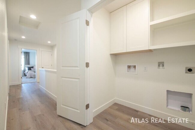 Building Photo - 3645 Verde Dr