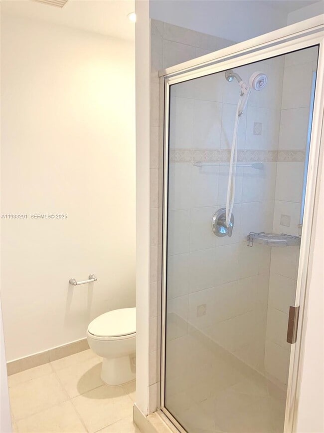 Building Photo - 218 SW 6th Pl