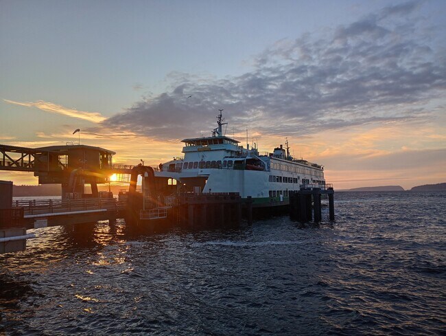 Building Photo - 1209 32nd St