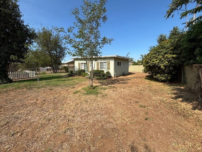 Building Photo - 4527 Avon St