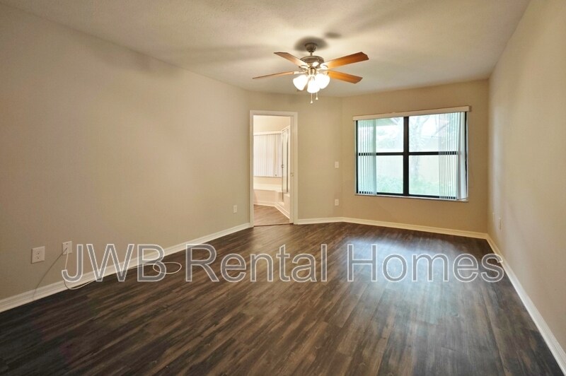 Building Photo - 3208 Turtle Creek Rd
