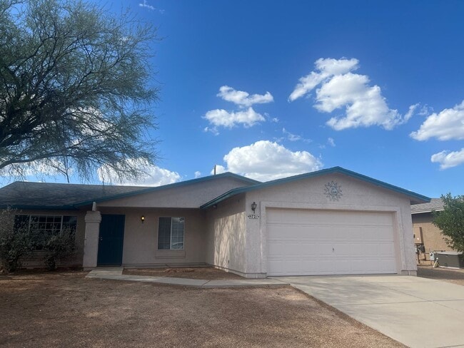Primary Photo - NICE 3 BEDROOM IN RITA RANCH WITH GREAT FL...