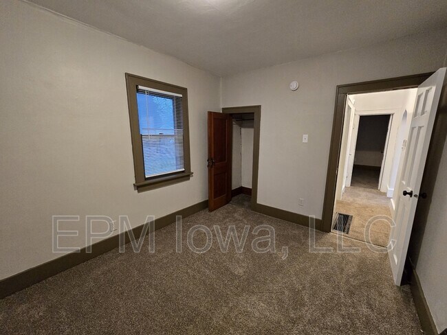 Building Photo - 115 Summit Ave