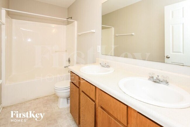 Building Photo - 935 Kitner Ave