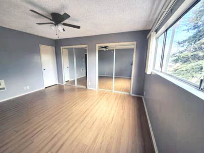 Building Photo - 425 N Hobart Blvd