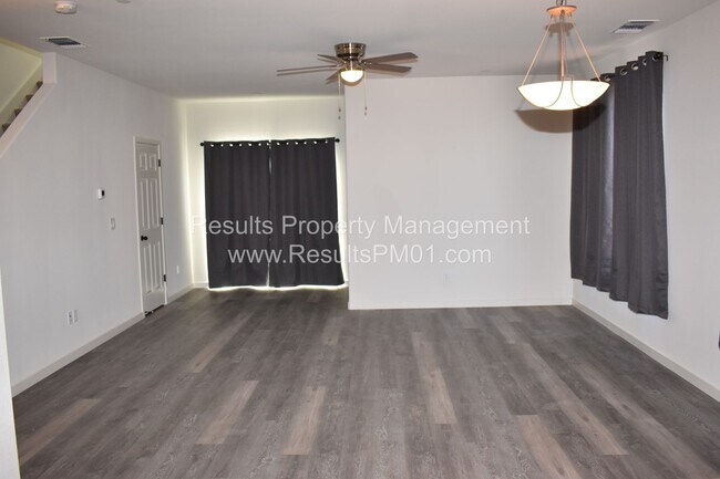 Building Photo - Stunning 4 Bedroom Home in Winding Meadow Village