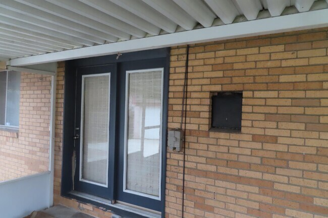 Building Photo - 4500 Keeler Dr