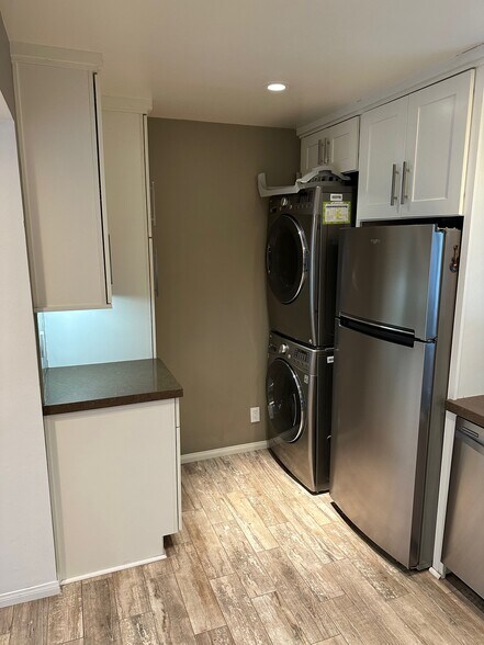 Kitchen Laundry - 1229 Rebecca Ln